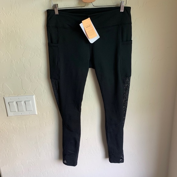 Women’s Fabletics NWT leggings - Picture 1 of 7
